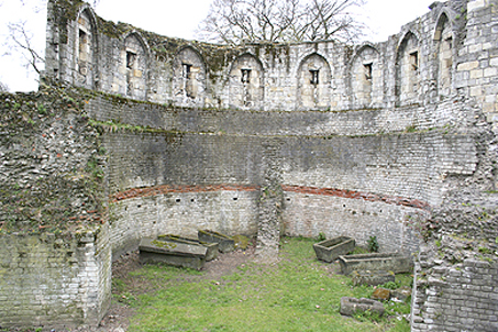Portion of the ancient Roman wall and tombs